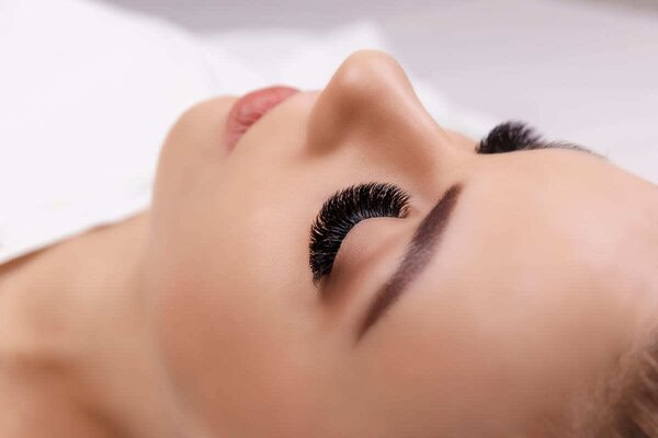2D vs 3D eyelash extensions: what to choose depending on the occasion