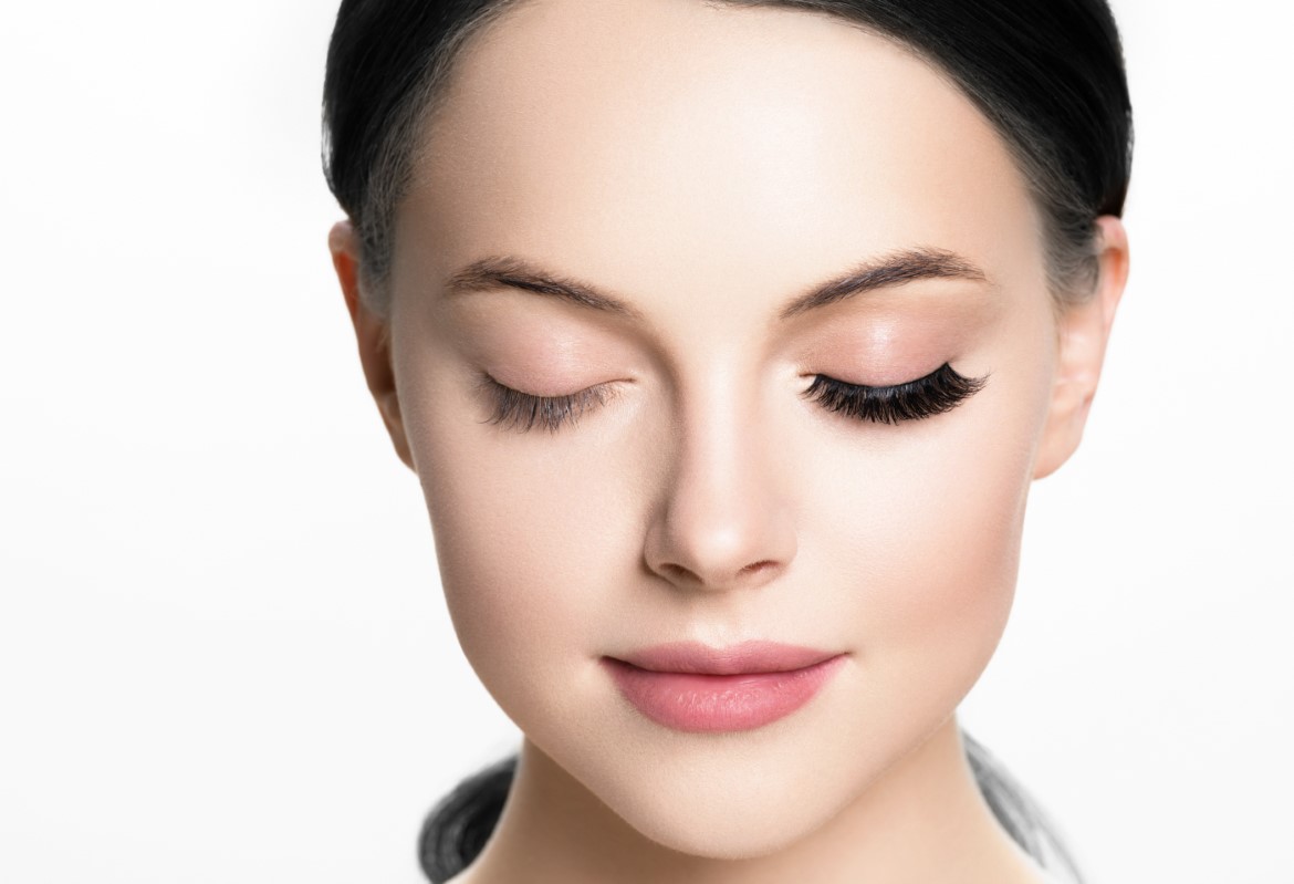 What is physiognomy and why does it matter when applying lashes