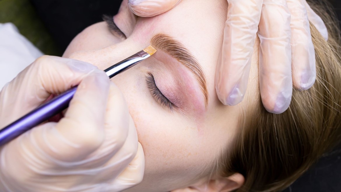 Brow lifts: advantages, disadvantages, step by step process