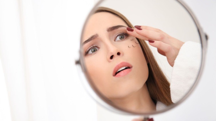 Eyelashes fall out: causes and remedies