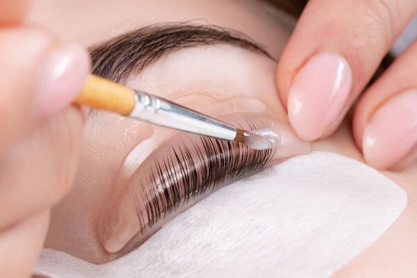 How to become an expert in eyelash and eyebrow rolling? 18 tips